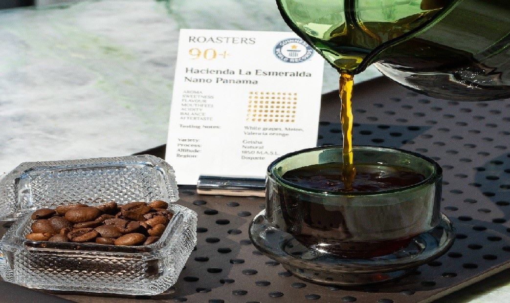 Xícara de café mais cara do mundo custa R$ 3.600; lote de 20kg custou R$ 3,3 milhões